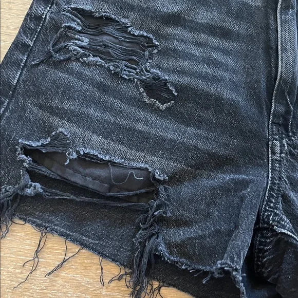 NWT American Eagle Distressed Black Denim Mom Shorts size 4 - Picture 3 of 11